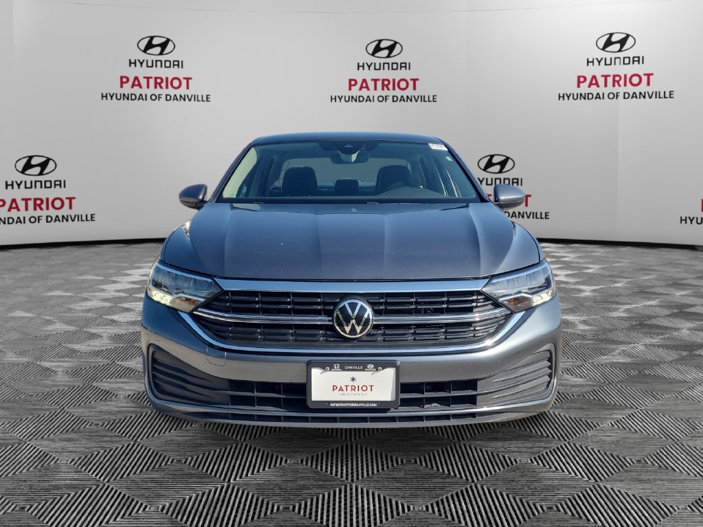 Used 2024 Volkswagen Jetta SE FWD image 8