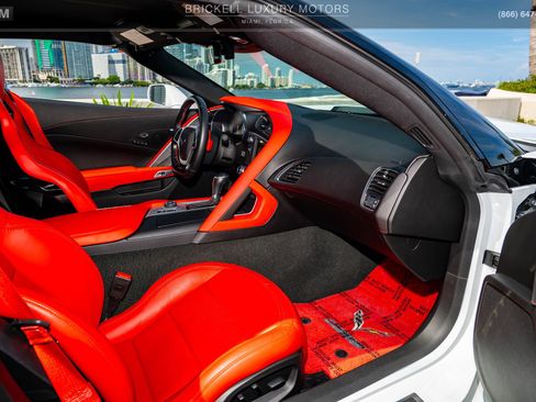 Used 2019 Chevrolet Corvette Z06 RWD image 9