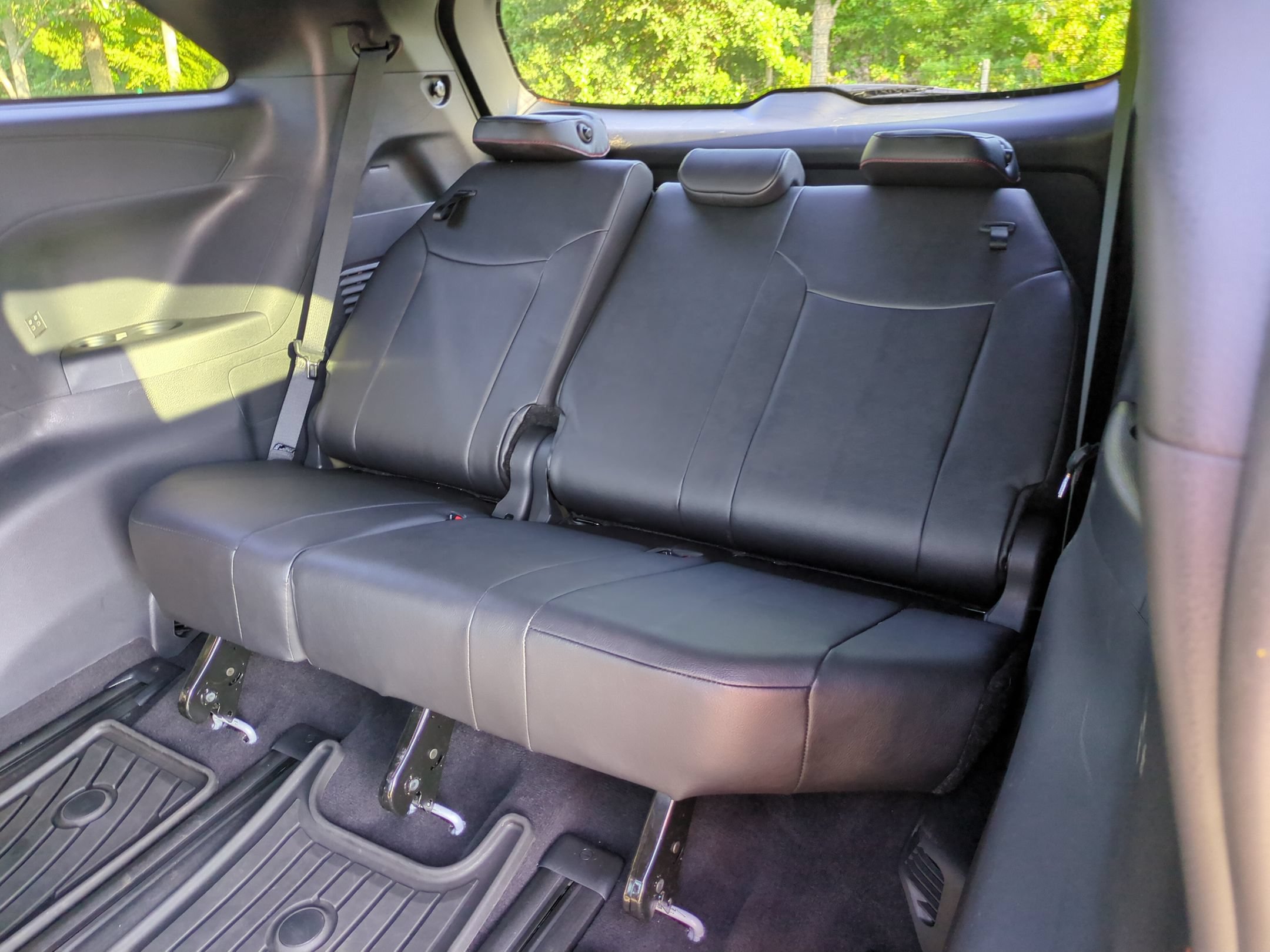 Used 2025 Toyota Sienna XSE FWD image 29