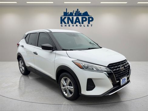 Used 2023 Nissan Kicks S image 7