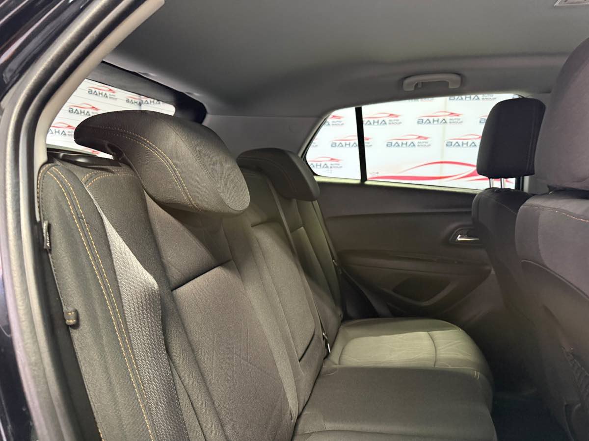 Used 2020 Chevrolet Trax LT AWD/4WD image 40