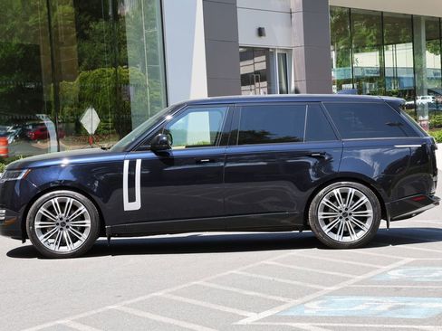 New 2026 Land Rover Range Rover Long Wheelbase Autobiography AWD/4WD image 2