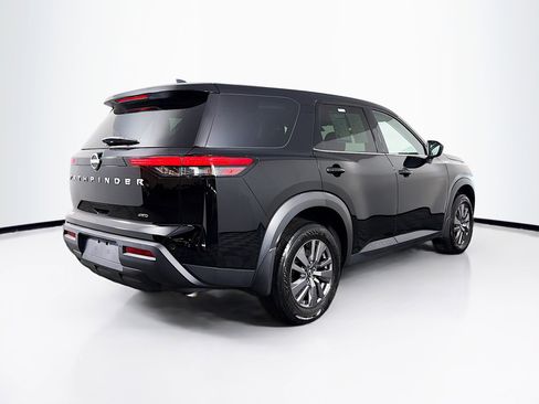Used 2024 Nissan Pathfinder S image 8