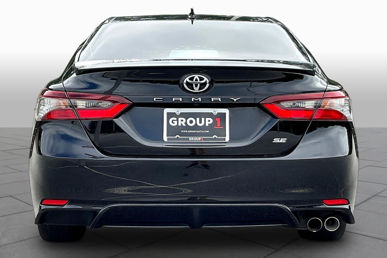 Used 2023 Toyota Camry SE FWD image 5