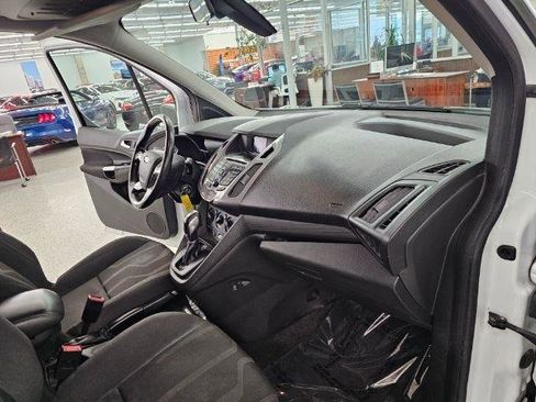 Used 2017 Ford Transit Connect XLT image 8
