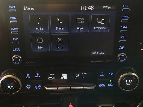 Used 2020 Toyota Highlander LE FWD image 25