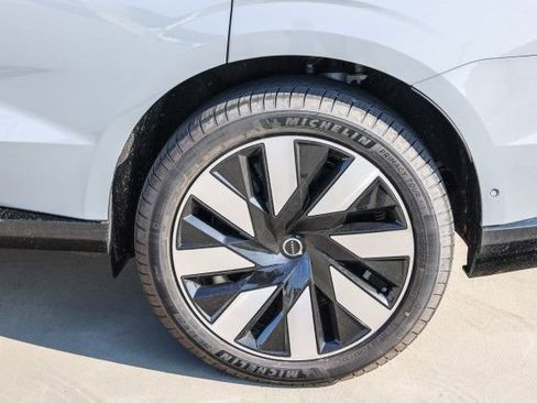 New 2025 Volvo EX90 Ultra image 9