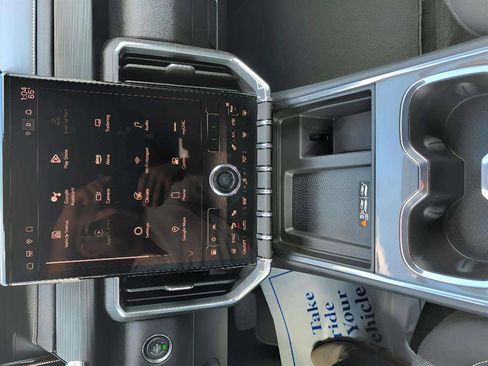 Used 2025 GMC Acadia Elevation image 14