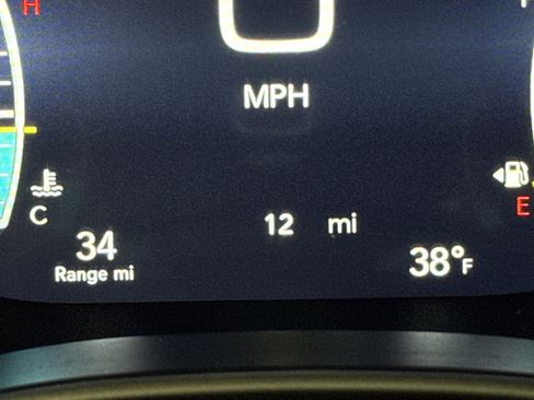 New 2026 Chrysler Pacifica Select AWD/4WD image 6