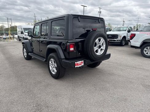 Used 2019 Jeep Wrangler Unlimited Sport S AWD/4WD image 4