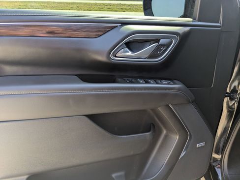 Used 2023 Chevrolet Tahoe Z71 image 11