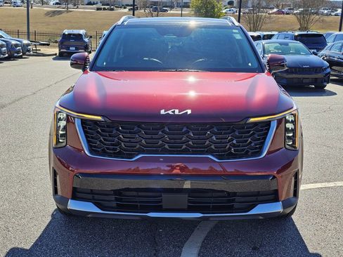 Used 2024 Kia Sorento S w/ Panoramic Sunroof Package image 2
