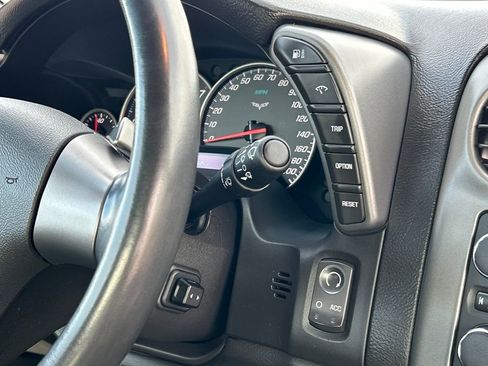 Used 2006 Chevrolet Corvette Base w/ Preferred Equipment Group image 12