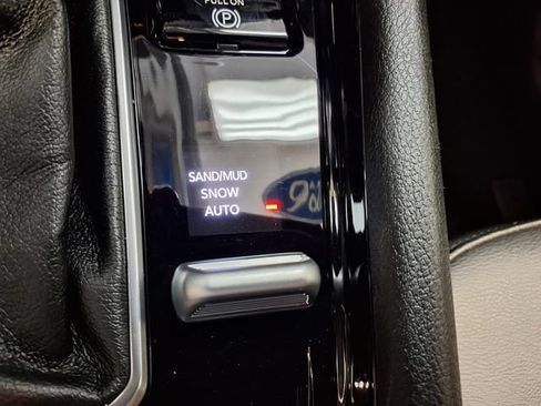 Used 2026 Jeep Compass Limited AWD/4WD image 13