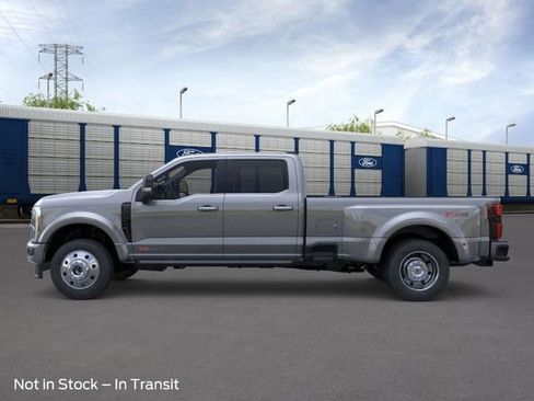 New 2026 Ford F450 Platinum w/ FX4 Off-Road Package image 3