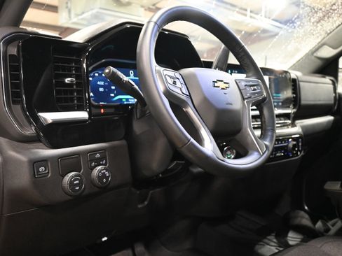 Used 2026 Chevrolet Silverado 1500 LT RWD image 13