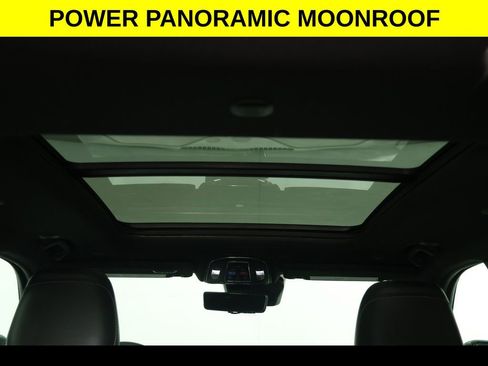 Used 2024 Jeep Grand Cherokee L Limited w/ Luxury Tech Group II image 3