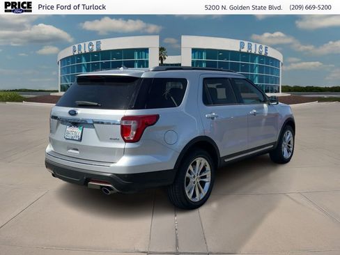 Used 2018 Ford Explorer XLT w/ Equipment Group 201A AWD/4WD image 5