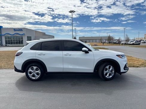 Used 2023 Honda HR-V LX image 2
