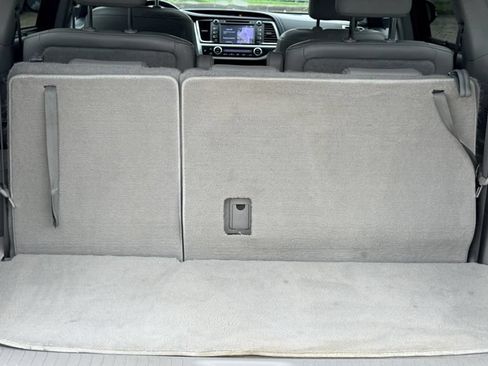 Used 2016 Toyota Highlander Limited FWD image 31