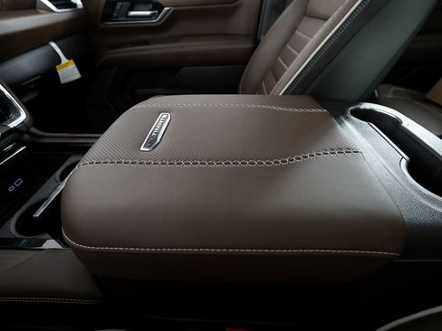 Used 2025 GMC Yukon Denali Ultimate image 36