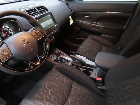 New 2025 Mitsubishi Outlander Sport LE image 19