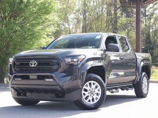 Used 2025 Toyota Tacoma SR5 video 1