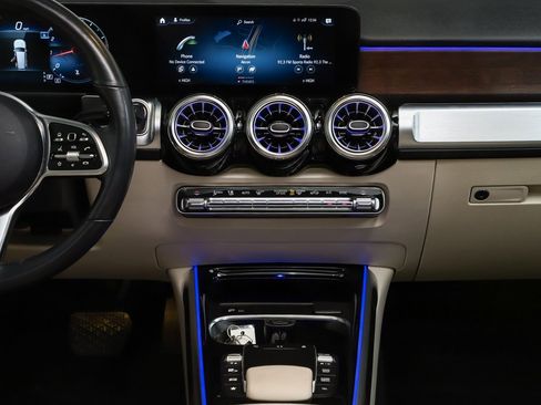 Certified 2022 Mercedes-Benz GLB 250 4MATIC image 15