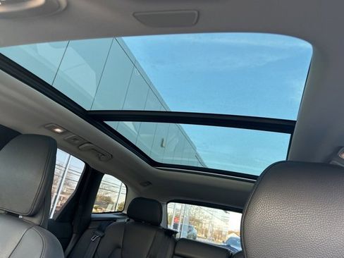 Certified 2025 Volvo XC60 B5 Plus image 27