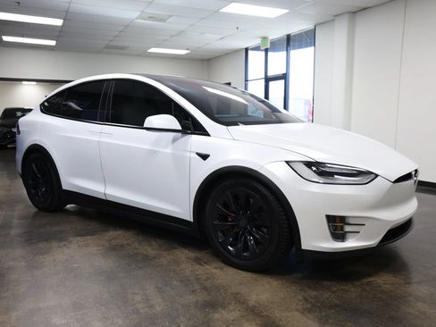 Used 2020 Tesla Model X Long Range AWD/4WD image 7