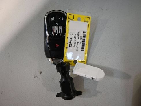 Used 2025 Buick Encore GX Preferred AWD/4WD image 11