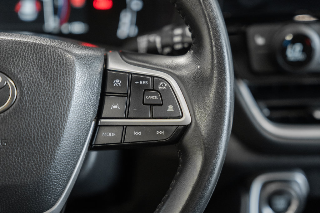 Used 2025 Toyota Grand Highlander AWD image 22