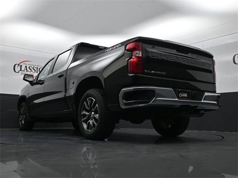 Used 2024 Chevrolet Silverado 1500 LT image 17