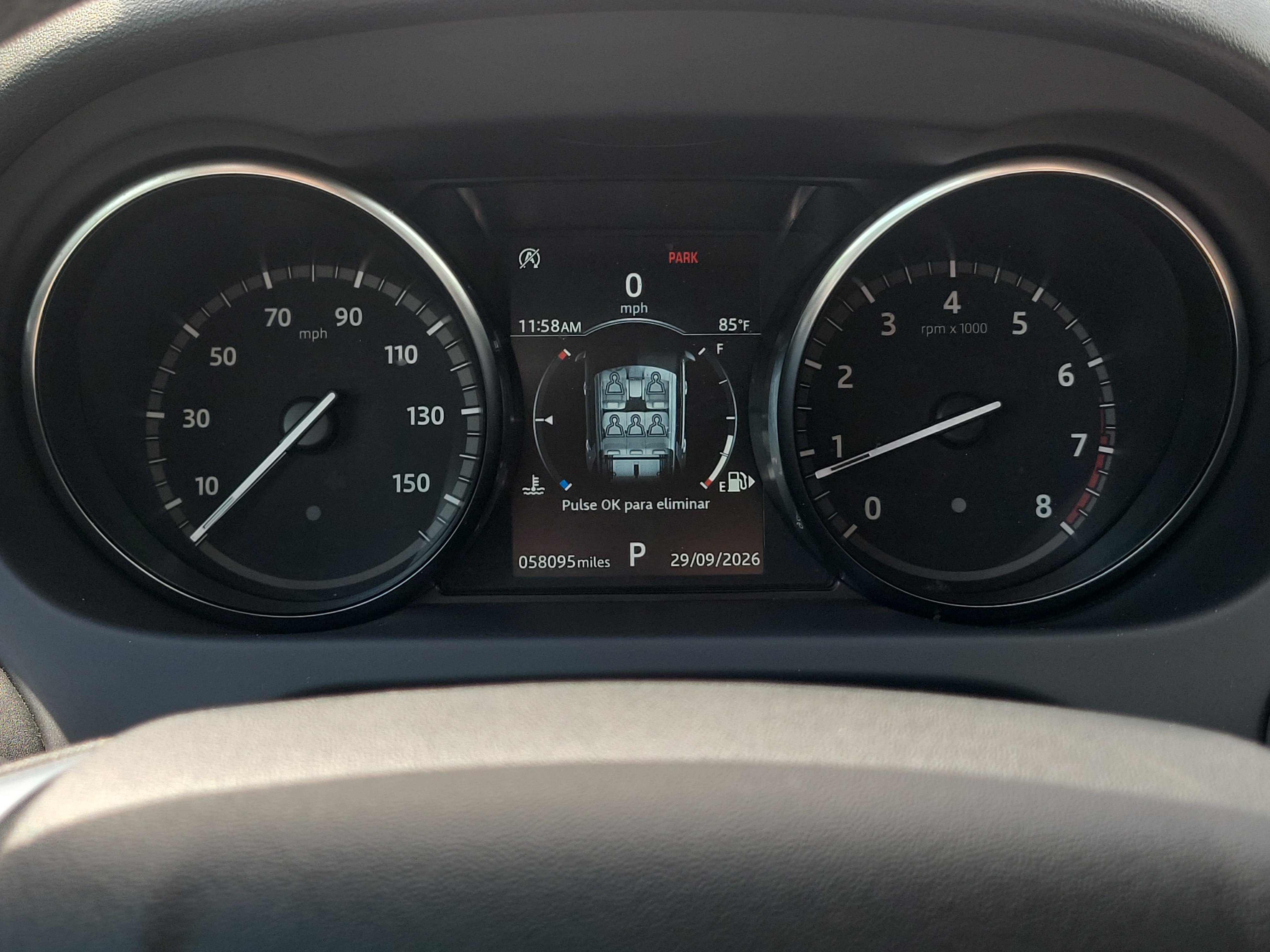 Used 2019 Land Rover Discovery Sport SE AWD/4WD image 33