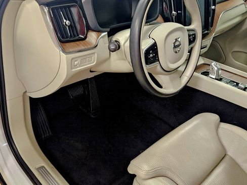 Used 2019 Volvo XC60 T8 Inscription w/ Advanced Package image 41