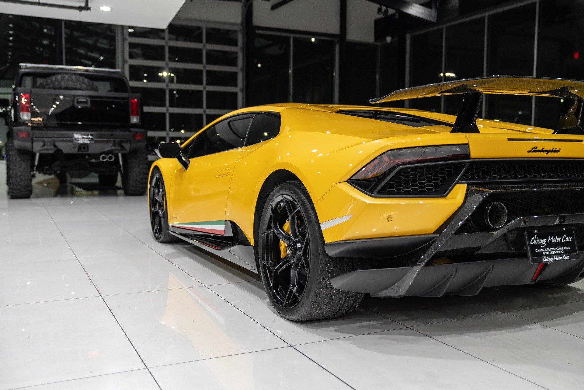 Used 2018 Lamborghini Huracan Performante AWD/4WD image 38