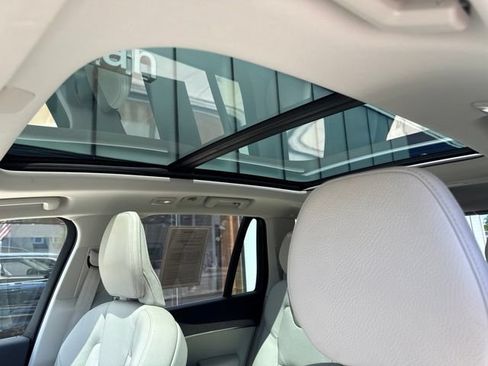 Certified 2025 Volvo XC90 B6 Plus w/ Protection Package Premier AWD/4WD image 27