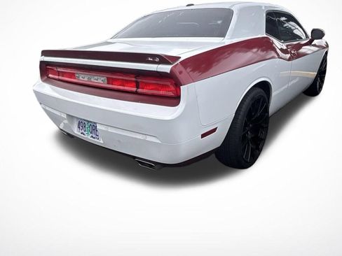 Used 2013 Dodge Challenger SXT RWD image 13