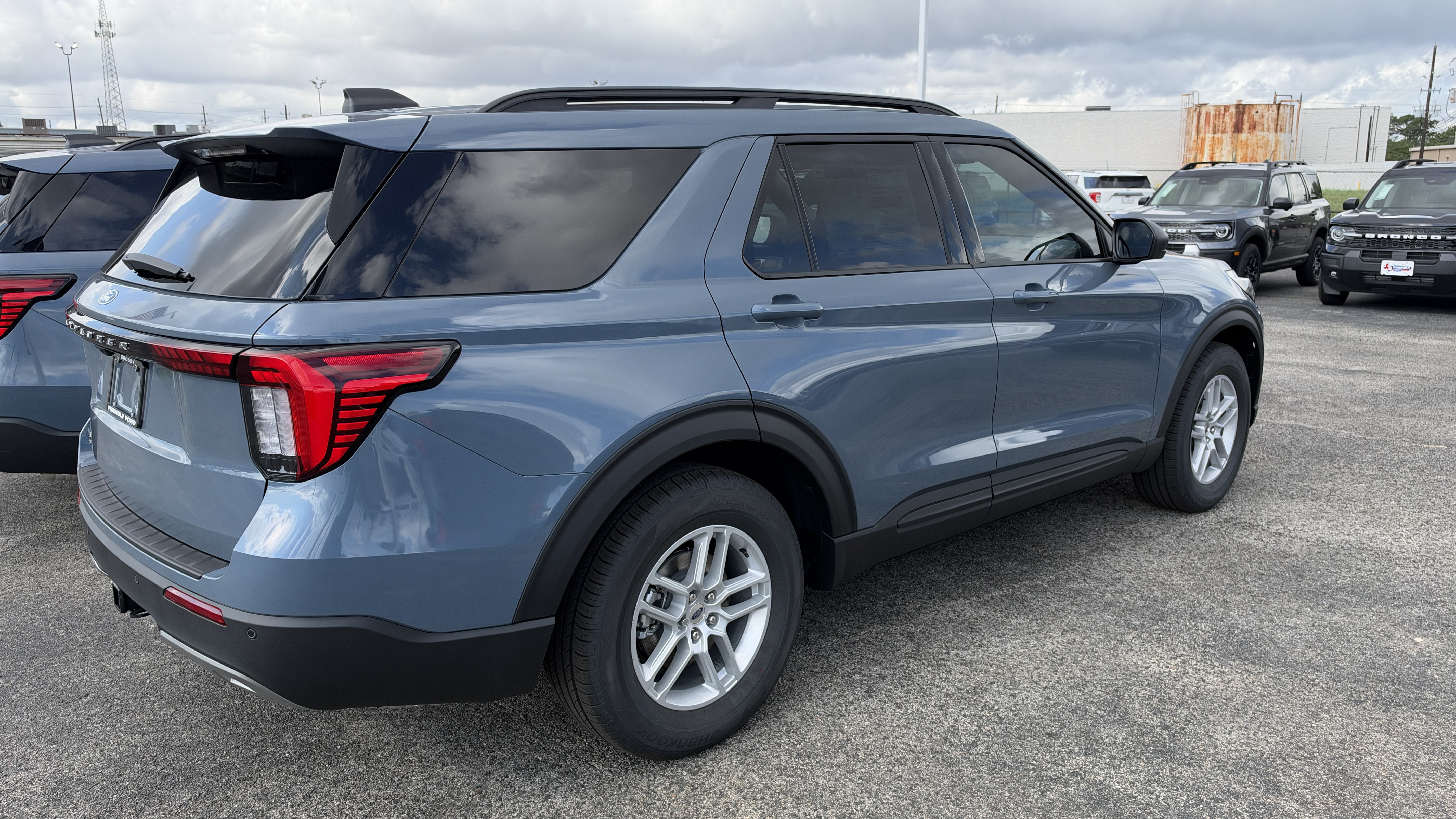 New 2027 Ford Explorer Active w/ Active Comfort Package RWD image 2