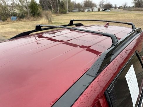 Used 2023 Nissan Pathfinder SV image 12