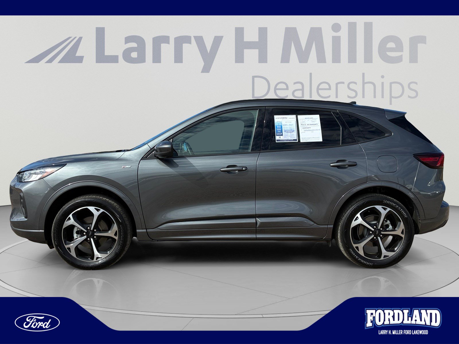Used 2024 Ford Escape ST-Line Select w/ Tech Pack #2 AWD/4WD image 2