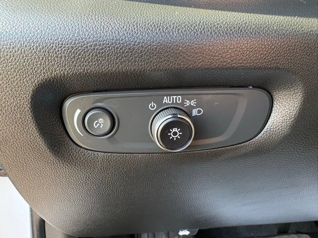 Used 2023 Chevrolet Traverse RS AWD/4WD image 26