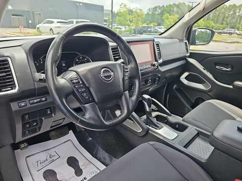 Used 2023 Nissan Frontier SV w/ SV Convenience Package AWD/4WD image 17