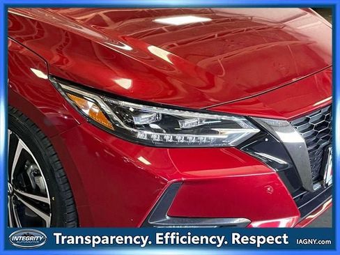 Used 2021 Nissan Sentra SR w/ SR Premium Package FWD image 10