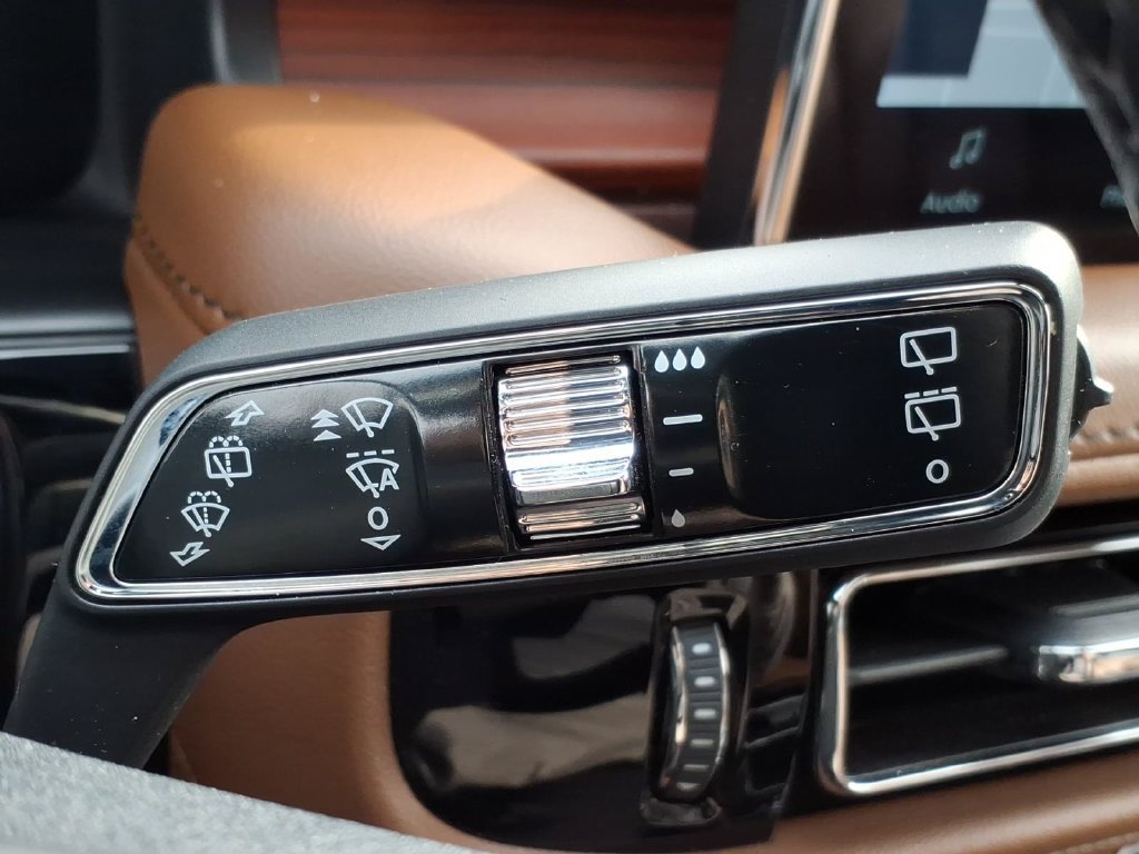 Certified 2023 Lincoln Nautilus Reserve AWD/4WD image 27