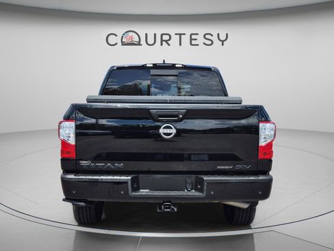 Certified 2023 Nissan Titan SV w/ SV Convenience Package RWD image 6