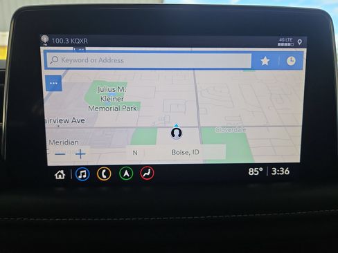 Used 2021 GMC Yukon XL SLT w/ Rear Media and Nav Package AWD/4WD image 10
