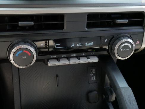 Certified 2024 Toyota Tacoma SR5 AWD/4WD image 26