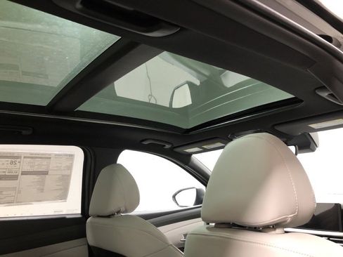 New 2025 Hyundai Tucson Limited image 11