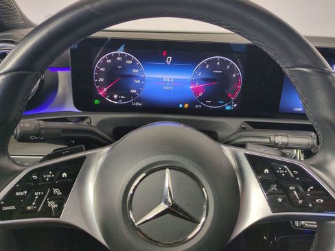 Used 2025 Mercedes-Benz CLA 250 image 30